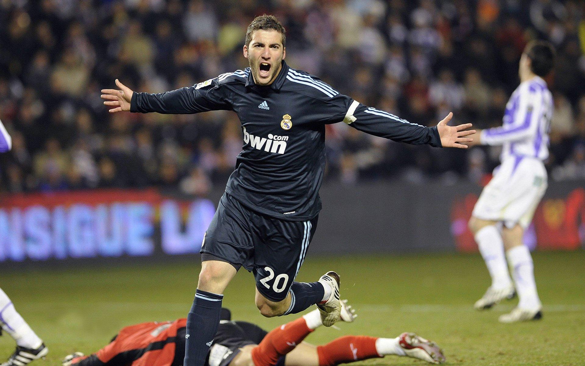 官宣 那不勒斯确认乔瓦尼·西蒙尼租借加盟都灵，锋线重组引发意甲格局变动