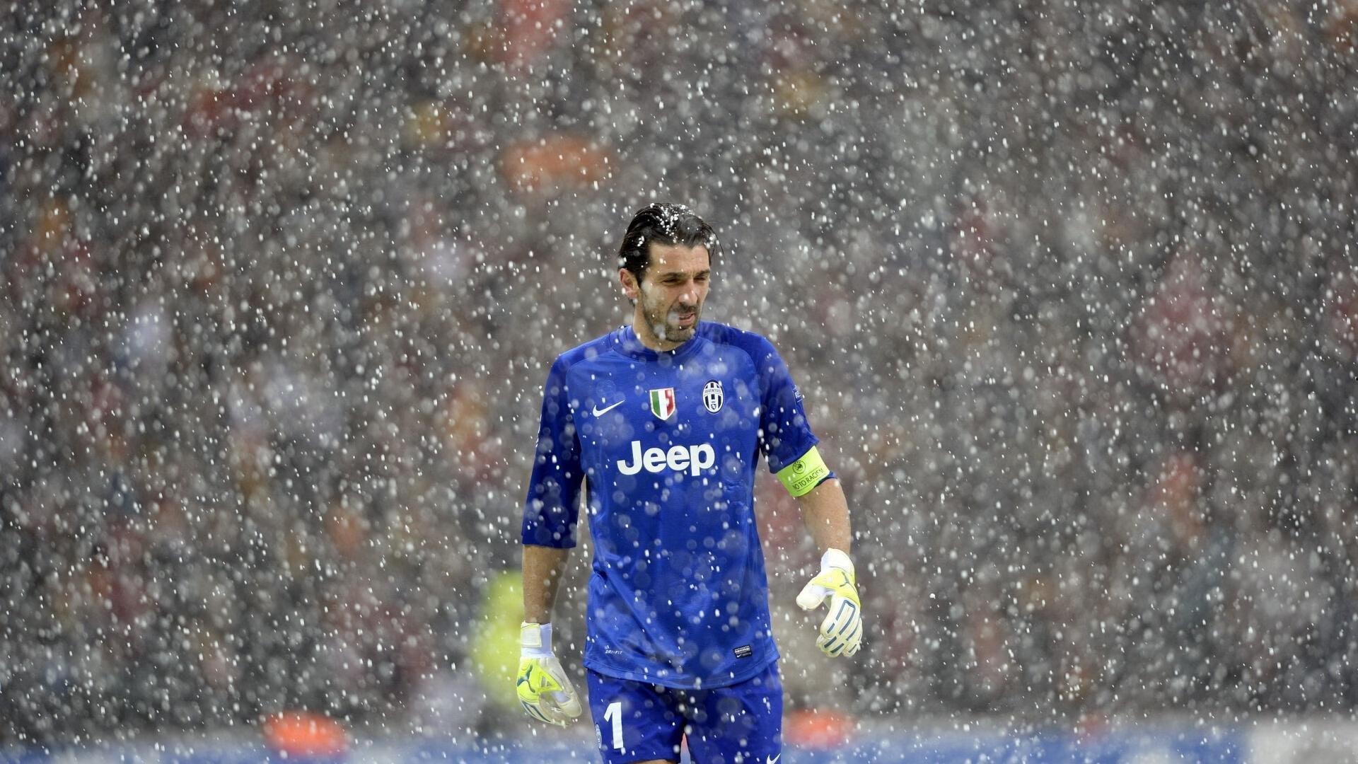 亚冠赛场惊现离奇失误 鲁粤两强门将接连送礼引哗然