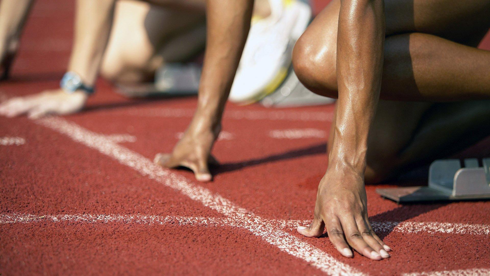 A·史密斯评富保罗言论风波，詹姆斯关联效应成舆论焦点，联盟热议球星影响力边界